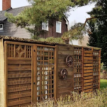 Tatil Evi Kleines Haus Am Wald, Garten, Citybahnanbindung Chemnitz